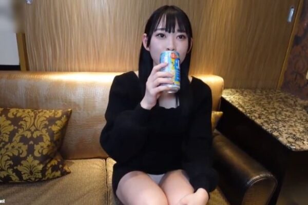 【美少女ハメ撮り】【ハメ潮】お酒の飲み過ぎてハメ撮りしたら玩具でもチ○ポでも潮吹きしちゃう淫乱素人美少女ちゃんとのハメ撮り記録♡