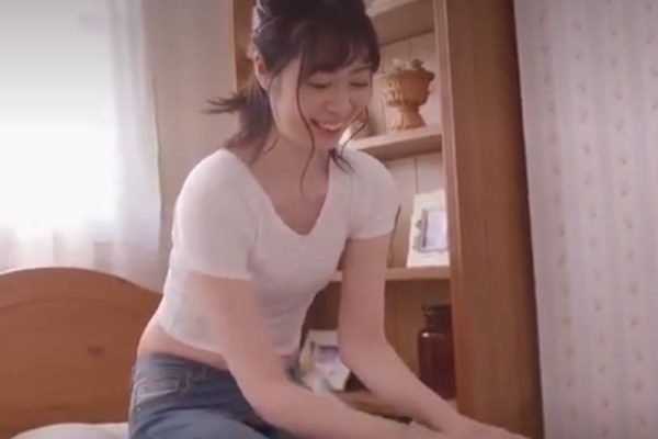 ［清楚つるぺた/初撮りエロ動画］あんっ硬いモッコ素敵！プリケツのデニムで誘惑しちまう奥様が他人棒に生おねだりしちまうぜWWWWWWW