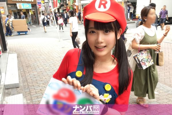 コスプレで呼び込みをしている美少女 あや 22歳 学生・マ◯オカフェバイトのパイズリ＆ナンパハメ撮り！コスプレカフェナンパ 26