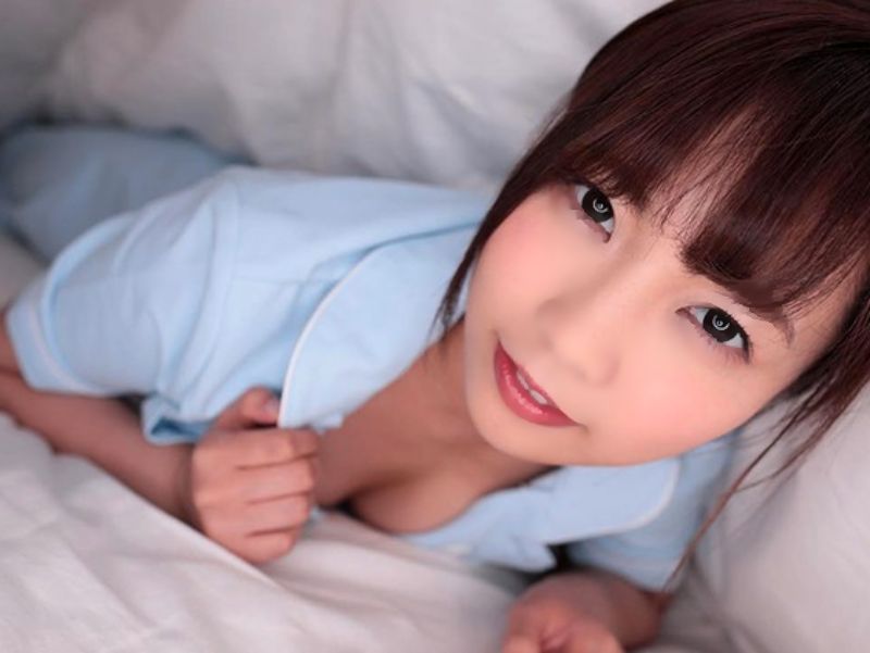 淫語責め唾吐き痴女 結城りの