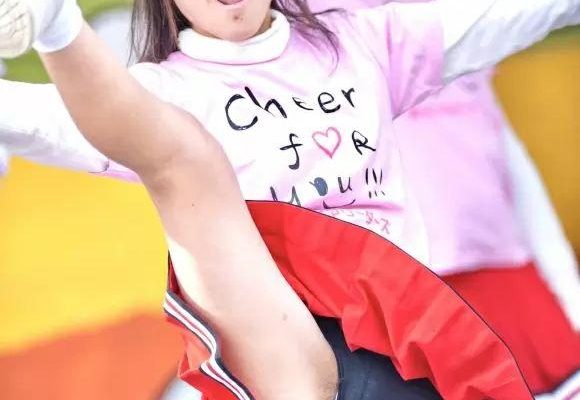 【盗撮】黒いもの激写！某大学のチアリーディングの爽やかお嬢さんの剛毛露出パンチラを激写！