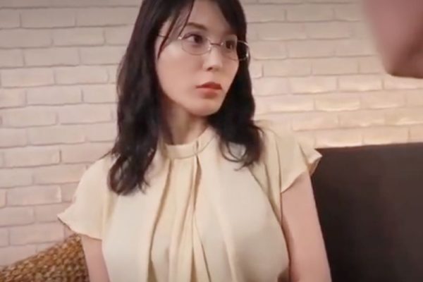 ［隠れ淫乱‥覚醒/モデル芸能人］》ぐふっ美味しそうなモッコリ君！責め好き暴走された美巨乳が逆痴漢で性欲解消する、エロ動画WWWWWW