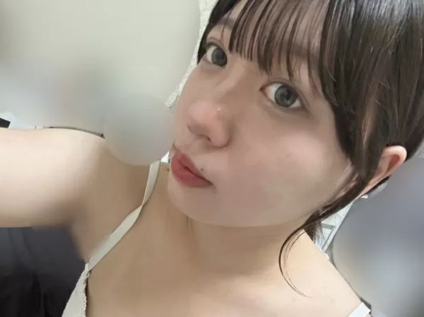 地味なのに神乳I-cupを隠し持つ女教師