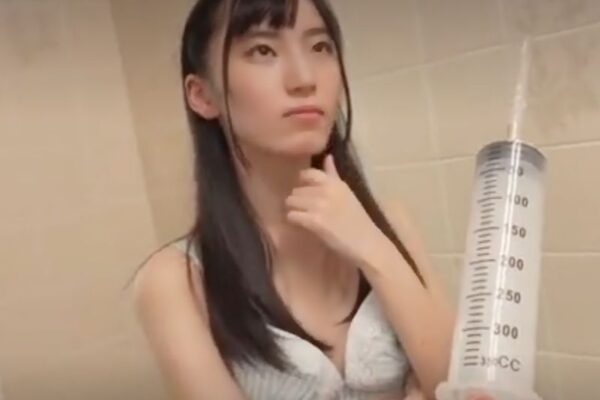 「カンチョー狂/強がり娘」やだ菊門避けちゃうぉ！四つん這いで異物を受け挿れた乙女がM女逝きしちまうエロ動画WWWWWWWWWWWW