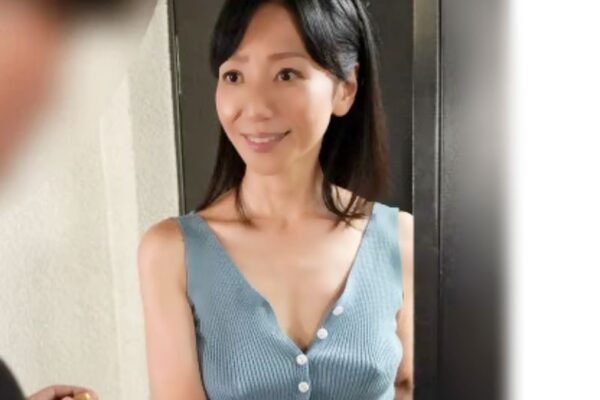 「三枝木玲実/中出し~五十代隣人」宜しいですかザーメン！ブラジャー着けない淫獣マダムが年下棒を食い散らかすエロ動画WWWWWWWW
