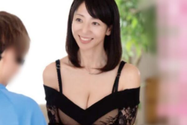 《中出し筆おろし/五十代》ぃぃぉ避妊具無しで！年下マニアの色白マダムがソープ洗体し熟々膣に飲み込むエロ動画wwwwwwwwwwww