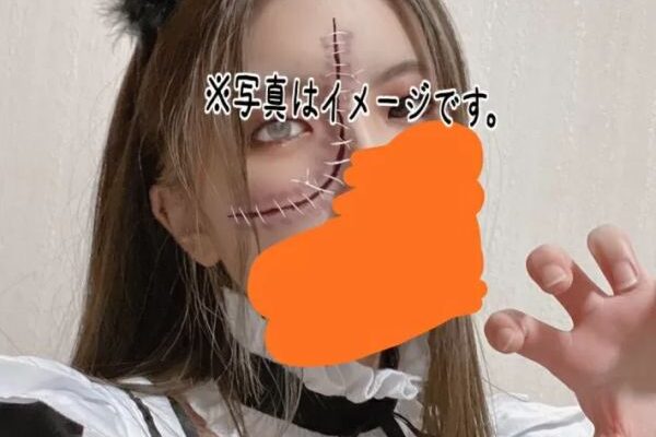 地方住み20歳女子が貧乳細身体型のパイパン全裸ヌード自撮り