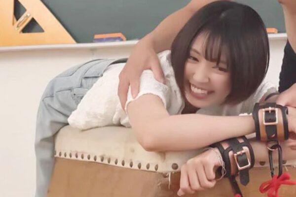 『カンチョー体験＼腸汁乙女』やだやだ菊門挿れちゃ。立位で巨根に禁断お穴貫通されたプリケツが豪快にオモラシ~エロ動画wwwwww