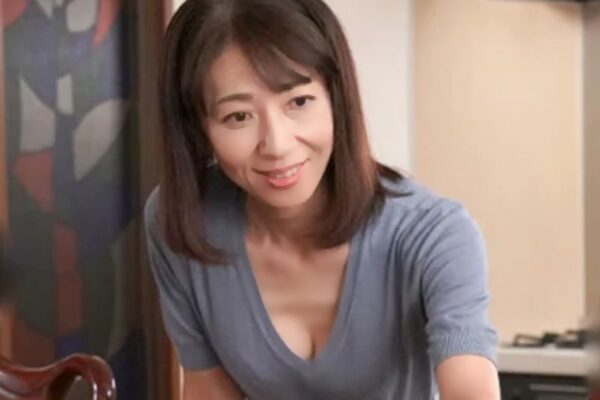 『中出し＼友達の母親』来てぇ~我慢しないで射精ゅょ。色気が隠せせない五〇路がお風呂でソープ洗体し種付けさせるエロ動画wwwwww