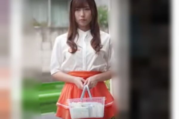 『逢沢みゆ＼中出し~裏垢娘』じゅる~フェラ濡れちゃう。妄想が現実化しまった美巨乳乙女が電車で便所でお注射させる二次実写化wwwww